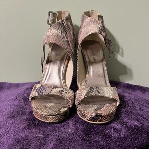 Madden Girl Blitzzz Pump Sandal. Size 7.5